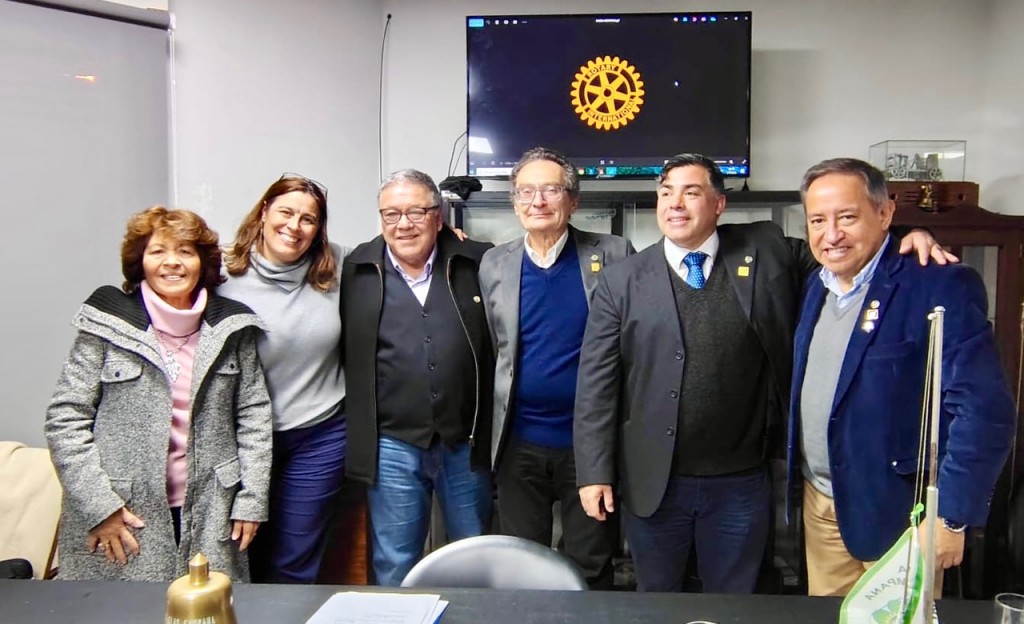 CAMBIO DE AUTORIDADES EN EL ROTARY