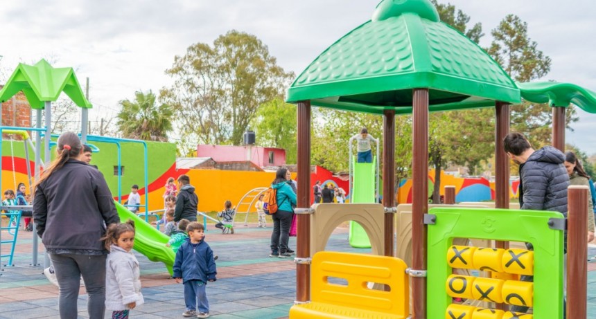 REMODELARON LA PLAZA DEL BARRIO LAS ACACIAS