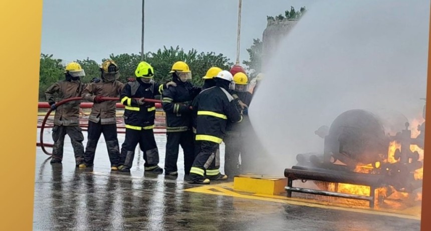 CAPACITACI&Oacute;N PARA CADETES DE BOMBEROS