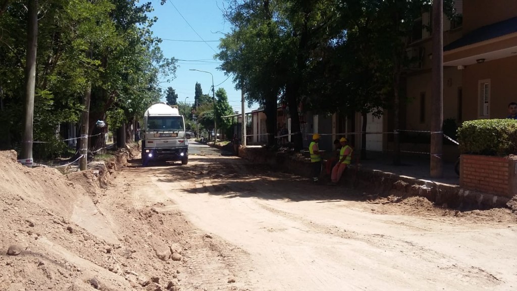 EL INTENDENTE RECORRIÓ OBRAS EN EL BARRIO LAS CAMPANAS