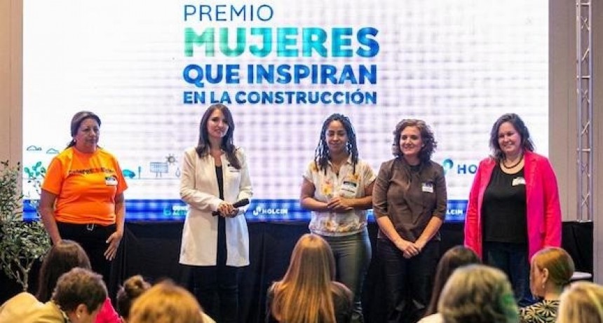 MUJERES CONSTRUACTORAS