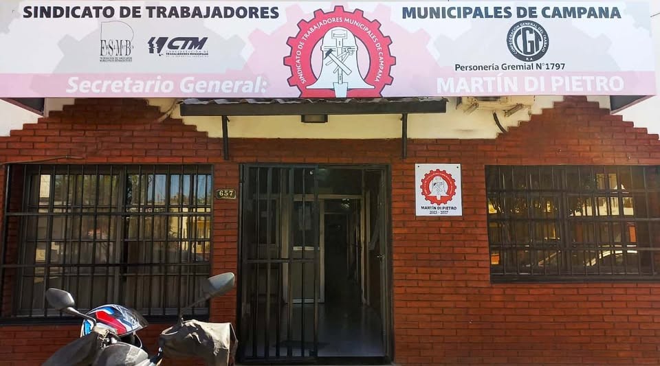 CAJAS NAVIDEÑAS Y ÚTILES ESCOLARES